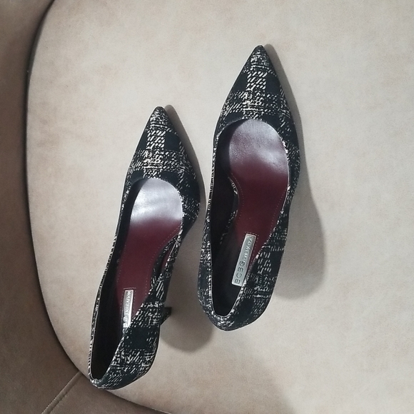 BCBGeneration suede pointed toe  heels - Picture 5 of 9